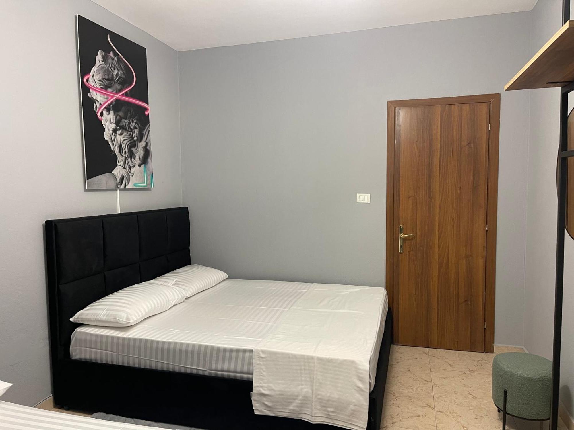Super House 2 Blloku - 3 Rooms Тирана Экстерьер фото